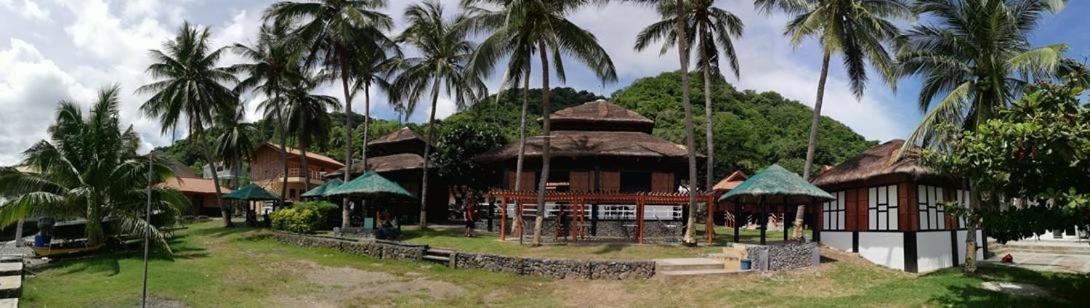 Saltitude Dive & Beach Resort マビニ エクステリア 写真